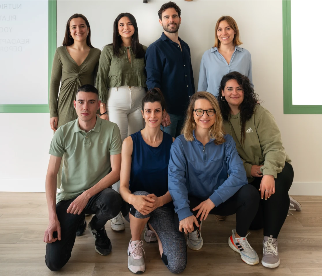 Equipo de profesionales en fisioterapia, psicología, nutrición, pilates, yoga y readaptación deportiva en Sanchinarro.