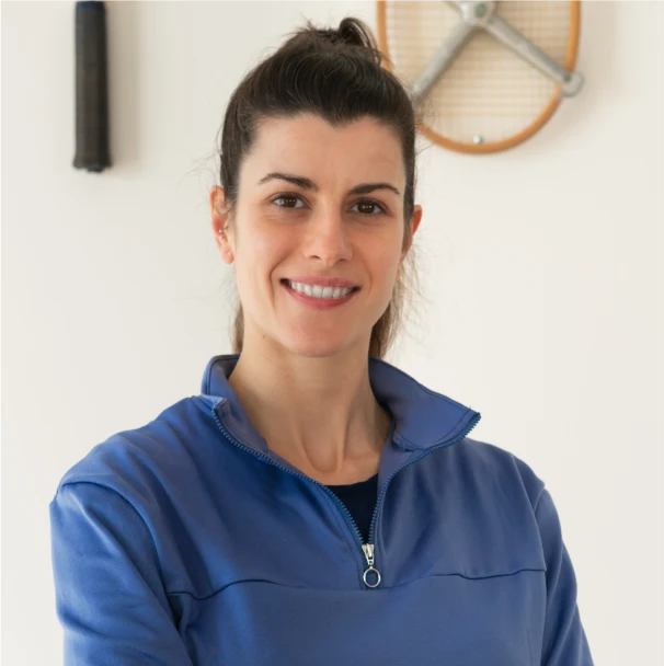 Verónica, profesora de Pilates certificada en la Federación Madrileña de gimnasia y entrenadora personal titulada en Indima Salud, Sanchinarro.